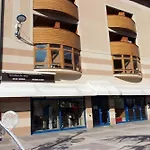 Le Grand - Le Apartment